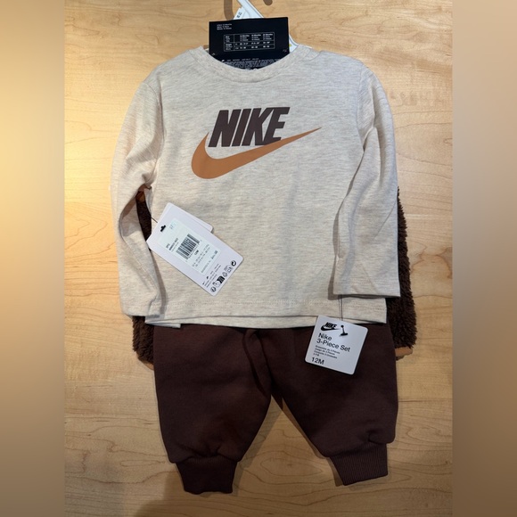 NWT Nike 3 Piece vest set 12 months - Picture 2 of 3